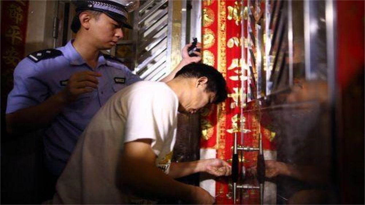 印江县请开锁师傅开了锁后，师傅为什么一般都不进门，就算主人请也不进去？